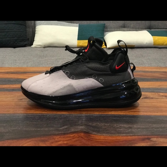 Nike Other - Nike air max 720 Waves size 9.5 (BQ4430001)